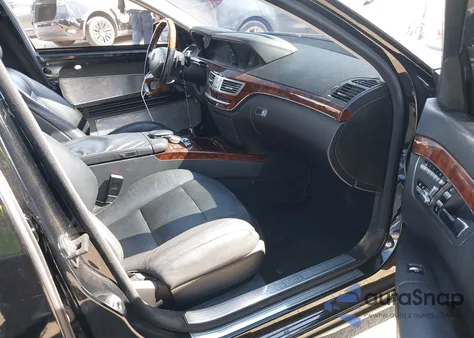 2011 Mercedes-Benz S 550 из США, поврежденный, VIN WDDNG7BB8BA405440